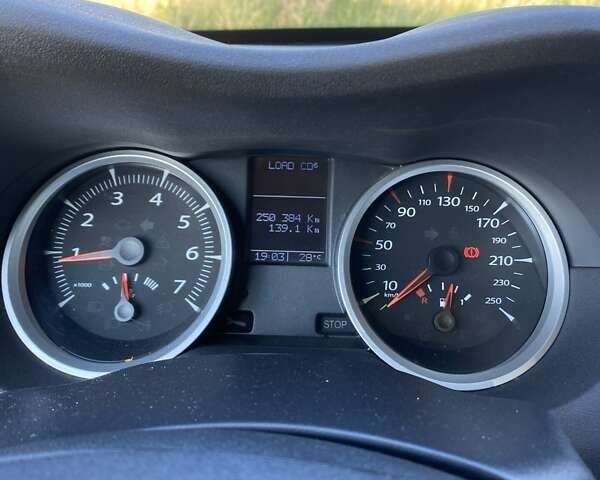 Чорний Рено Меган, об'ємом двигуна 1.6 л та пробігом 254 тис. км за 5100 $, фото 7 на Automoto.ua