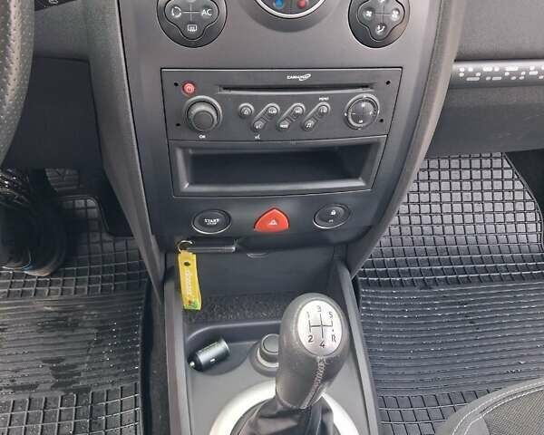 Рено Меган 2008 у Кропивницькому (Кіровограді) на Automoto.ua Чорний Рено Меган, об'ємом двигуна 1.6 л та пробігом 227 тис. км за 6200 $, фото 20 на Automoto.ua