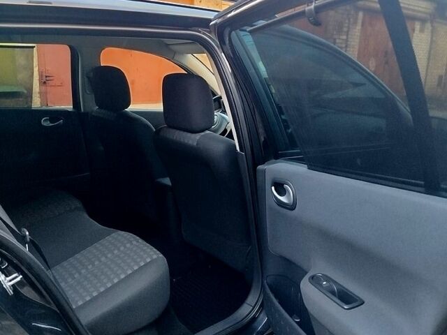 Черный Рено Меган, объемом двигателя 1.6 л и пробегом 185 тыс. км за 6199 $, фото 12 на Automoto.ua