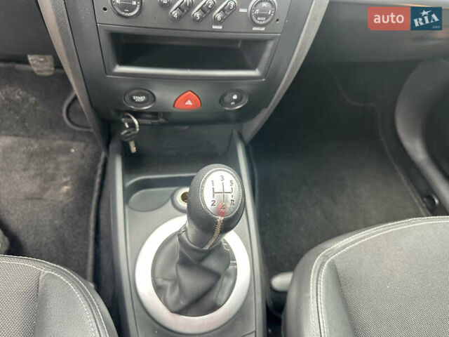 Черный Рено Меган, объемом двигателя 1.6 л и пробегом 212 тыс. км за 6600 $, фото 33 на Automoto.ua