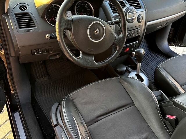 Черный Рено Меган, объемом двигателя 1.9 л и пробегом 230 тыс. км за 4790 $, фото 6 на Automoto.ua