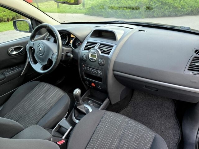 Чорний Рено Меган, об'ємом двигуна 1.6 л та пробігом 250 тис. км за 5300 $, фото 14 на Automoto.ua