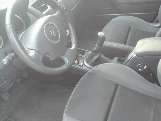 Чорний Рено Меган, об'ємом двигуна 1.6 л та пробігом 322 тис. км за 4517 $, фото 5 на Automoto.ua