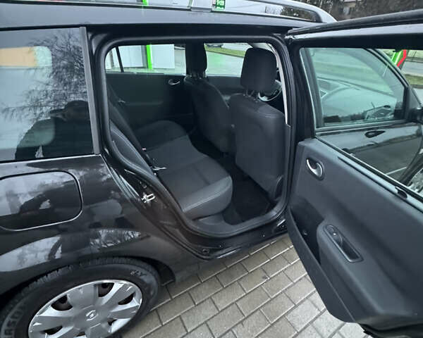 Чорний Рено Меган, об'ємом двигуна 1.6 л та пробігом 234 тис. км за 6500 $, фото 33 на Automoto.ua