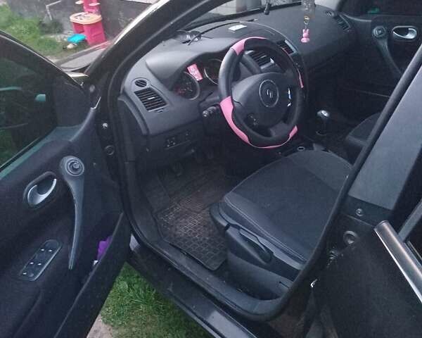 Черный Рено Меган, объемом двигателя 1.6 л и пробегом 320 тыс. км за 5500 $, фото 11 на Automoto.ua