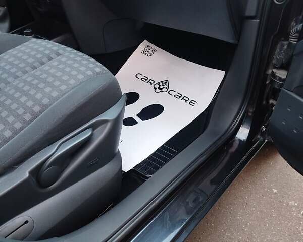 Чорний Рено Меган, об'ємом двигуна 1.6 л та пробігом 185 тис. км за 6199 $, фото 95 на Automoto.ua