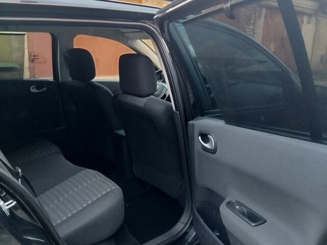 Чорний Рено Меган, об'ємом двигуна 1.6 л та пробігом 185 тис. км за 6199 $, фото 23 на Automoto.ua