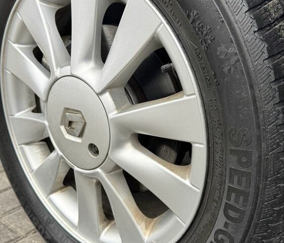 Черный Рено Меган, объемом двигателя 1.6 л и пробегом 160 тыс. км за 6300 $, фото 20 на Automoto.ua