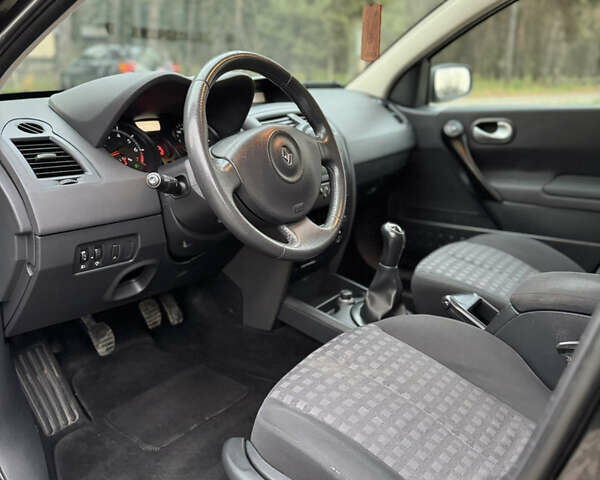 Чорний Рено Меган, об'ємом двигуна 1.6 л та пробігом 222 тис. км за 5450 $, фото 18 на Automoto.ua