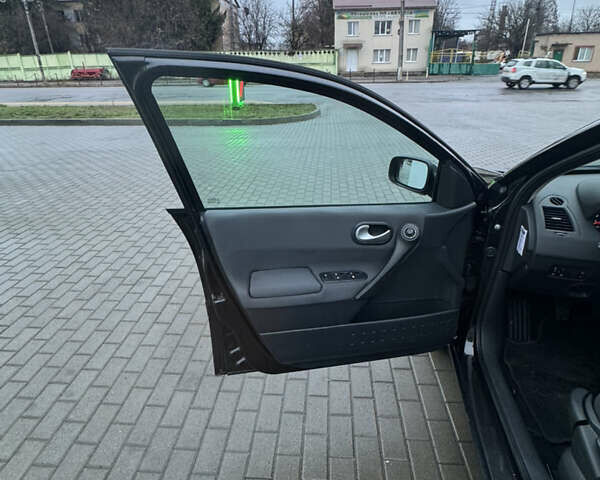 Чорний Рено Меган, об'ємом двигуна 1.6 л та пробігом 234 тис. км за 6500 $, фото 30 на Automoto.ua
