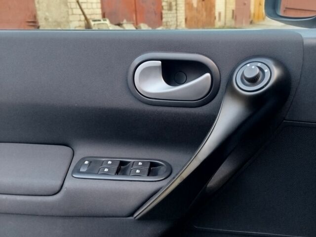 Чорний Рено Меган, об'ємом двигуна 1.6 л та пробігом 185 тис. км за 6199 $, фото 18 на Automoto.ua