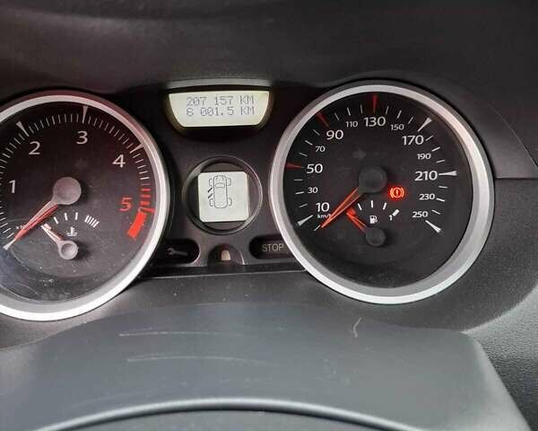 Черный Рено Меган, объемом двигателя 1.46 л и пробегом 208 тыс. км за 6200 $, фото 3 на Automoto.ua