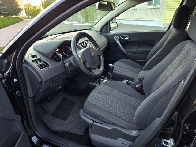 Чорний Рено Меган, об'ємом двигуна 1.6 л та пробігом 250 тис. км за 5300 $, фото 19 на Automoto.ua