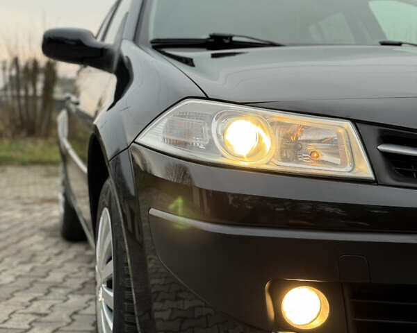 Чорний Рено Меган, об'ємом двигуна 1.6 л та пробігом 222 тис. км за 5450 $, фото 7 на Automoto.ua