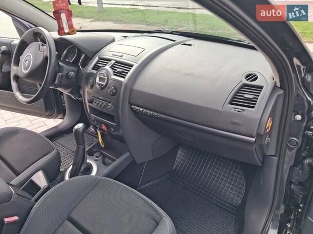 Рено Меган 2008 у Кропивницькому (Кіровограді) на Automoto.ua Чорний Рено Меган, об'ємом двигуна 1.6 л та пробігом 227 тис. км за 6200 $, фото 15 на Automoto.ua