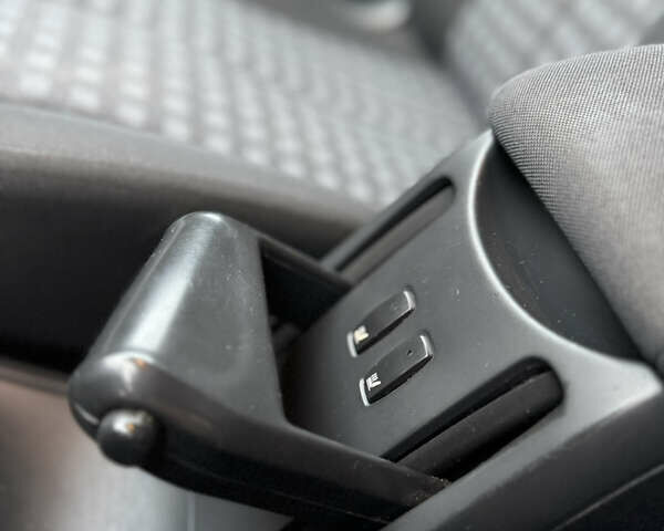 Чорний Рено Меган, об'ємом двигуна 1.6 л та пробігом 222 тис. км за 5450 $, фото 26 на Automoto.ua