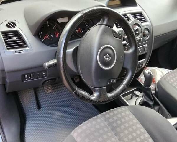 Черный Рено Меган, объемом двигателя 1.6 л и пробегом 260 тыс. км за 4700 $, фото 2 на Automoto.ua