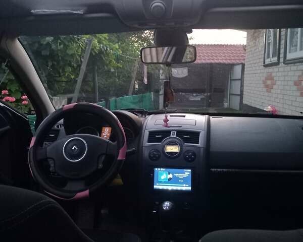 Черный Рено Меган, объемом двигателя 1.6 л и пробегом 320 тыс. км за 5500 $, фото 12 на Automoto.ua