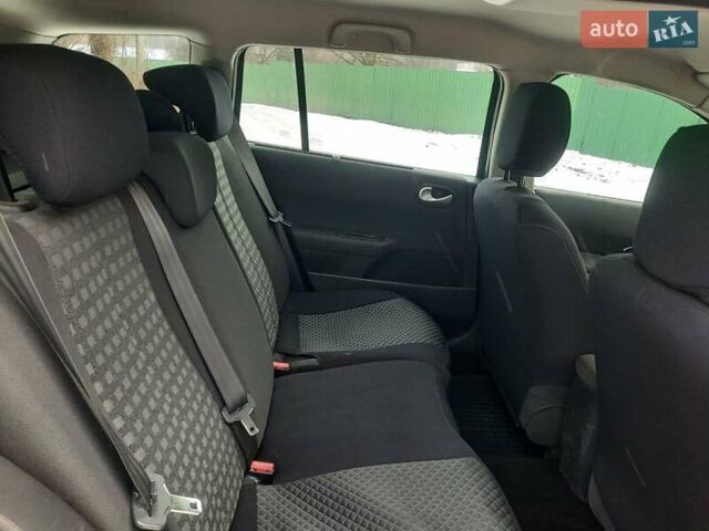 Черный Рено Меган, объемом двигателя 1.6 л и пробегом 200 тыс. км за 5800 $, фото 42 на Automoto.ua