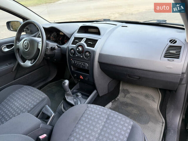 Черный Рено Меган, объемом двигателя 1.6 л и пробегом 210 тыс. км за 5950 $, фото 19 на Automoto.ua