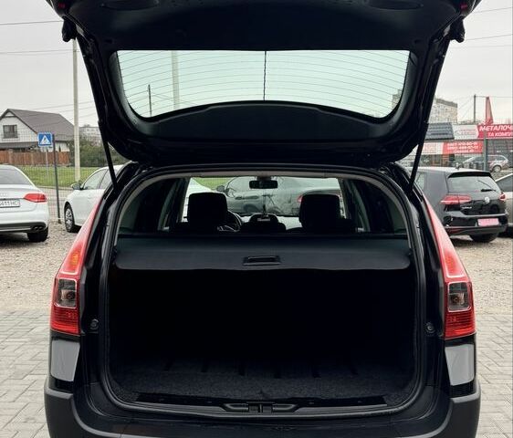 Черный Рено Меган, объемом двигателя 1.6 л и пробегом 160 тыс. км за 6300 $, фото 5 на Automoto.ua