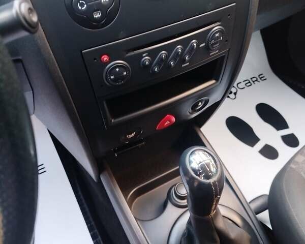 Чорний Рено Меган, об'ємом двигуна 1.6 л та пробігом 185 тис. км за 6199 $, фото 89 на Automoto.ua