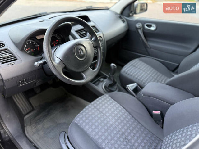 Черный Рено Меган, объемом двигателя 1.6 л и пробегом 210 тыс. км за 5950 $, фото 17 на Automoto.ua