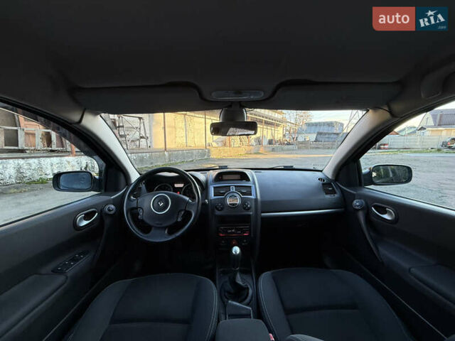 Черный Рено Меган, объемом двигателя 1.6 л и пробегом 200 тыс. км за 6200 $, фото 73 на Automoto.ua