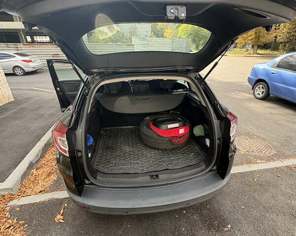 Черный Рено Меган, объемом двигателя 1.6 л и пробегом 240 тыс. км за 6500 $, фото 9 на Automoto.ua