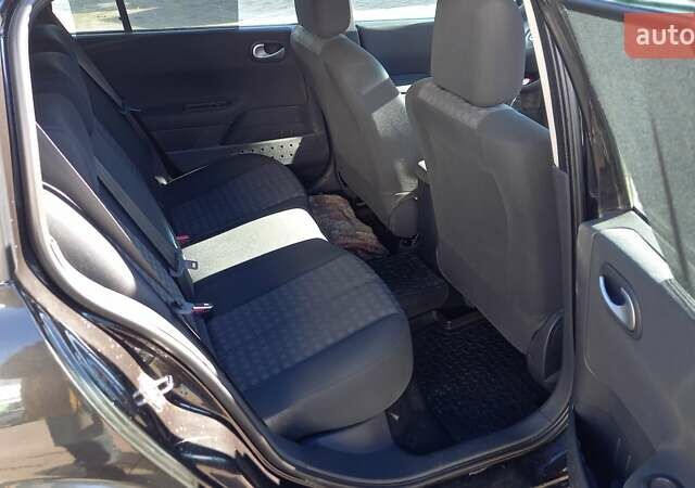 Черный Рено Меган, объемом двигателя 1.6 л и пробегом 206 тыс. км за 5999 $, фото 19 на Automoto.ua