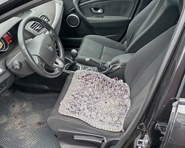 Черный Рено Меган, объемом двигателя 1.9 л и пробегом 243 тыс. км за 7300 $, фото 4 на Automoto.ua