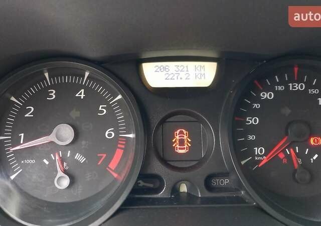 Черный Рено Меган, объемом двигателя 1.6 л и пробегом 206 тыс. км за 5999 $, фото 14 на Automoto.ua