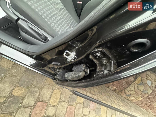 Черный Рено Меган, объемом двигателя 1.6 л и пробегом 190 тыс. км за 5300 $, фото 77 на Automoto.ua