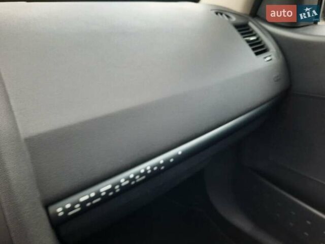 Чорний Рено Меган, об'ємом двигуна 1.6 л та пробігом 187 тис. км за 6200 $, фото 53 на Automoto.ua