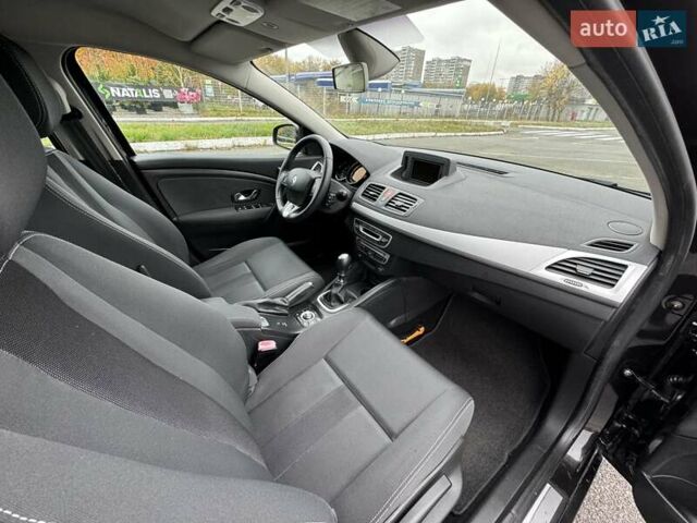 Рено Меган 2009 в Киеве на Automoto.ua Черный Рено Меган, объемом двигателя 1.6 л и пробегом 181 тыс. км за 7950 $, фото 24 на Automoto.ua