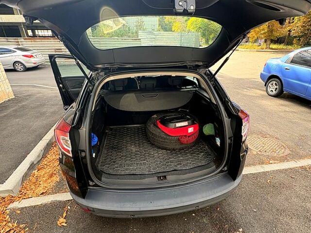 Черный Рено Меган, объемом двигателя 1.6 л и пробегом 240 тыс. км за 6499 $, фото 6 на Automoto.ua