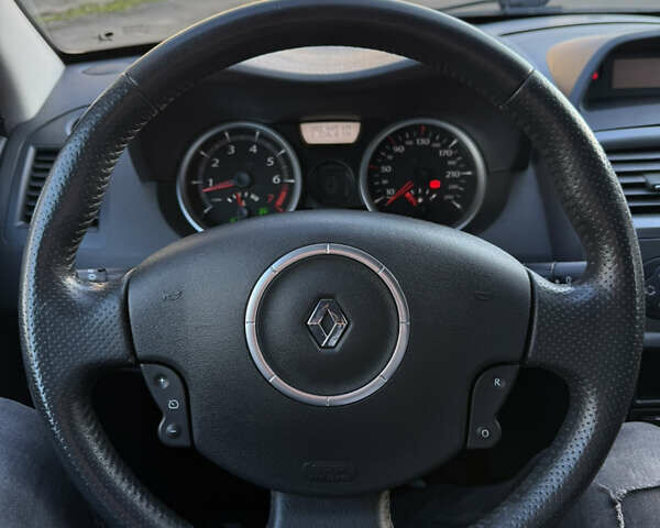 Черный Рено Меган, объемом двигателя 1.6 л и пробегом 200 тыс. км за 6200 $, фото 51 на Automoto.ua