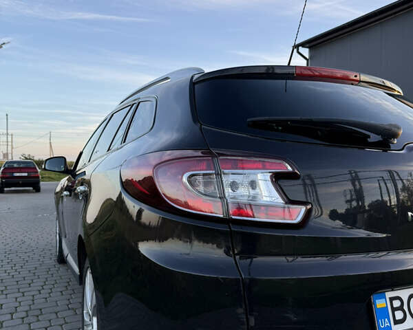 Рено Меган 2009 у Львові на Automoto.ua Чорний Рено Меган, об'ємом двигуна 1.87 л та пробігом 299 тис. км за 7000 $, фото 34 на Automoto.ua
