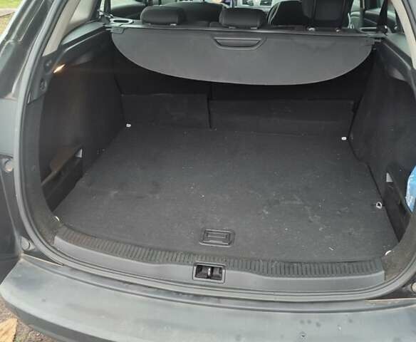 Черный Рено Меган, объемом двигателя 1.4 л и пробегом 260 тыс. км за 6600 $, фото 9 на Automoto.ua