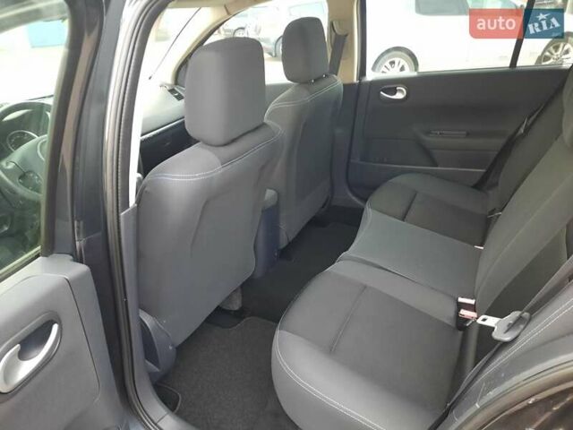 Чорний Рено Меган, об'ємом двигуна 1.6 л та пробігом 187 тис. км за 6200 $, фото 61 на Automoto.ua