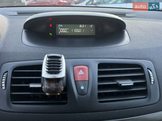 Черный Рено Меган, объемом двигателя 1.46 л и пробегом 277 тыс. км за 5999 $, фото 32 на Automoto.ua