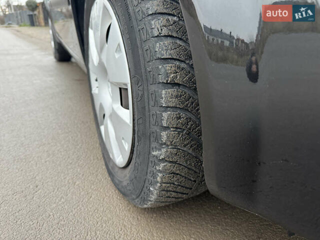 Черный Рено Меган, объемом двигателя 1.6 л и пробегом 190 тыс. км за 5300 $, фото 82 на Automoto.ua