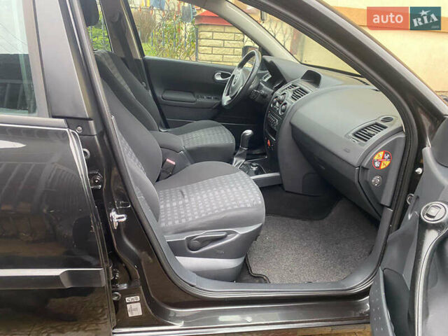 Черный Рено Меган, объемом двигателя 0 л и пробегом 180 тыс. км за 5390 $, фото 4 на Automoto.ua