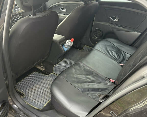 Черный Рено Меган, объемом двигателя 1.6 л и пробегом 240 тыс. км за 6500 $, фото 1 на Automoto.ua