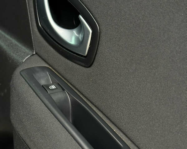 Чорний Рено Меган, об'ємом двигуна 1.6 л та пробігом 172 тис. км за 6900 $, фото 86 на Automoto.ua