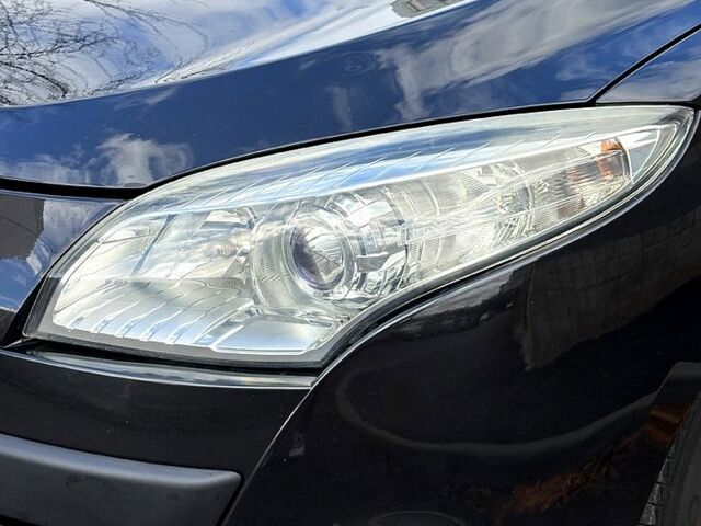 Черный Рено Меган, объемом двигателя 1.6 л и пробегом 240 тыс. км за 6499 $, фото 1 на Automoto.ua