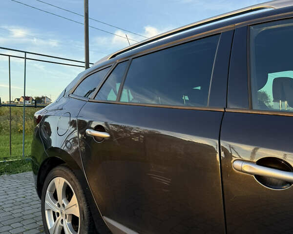 Рено Меган 2009 у Львові на Automoto.ua Чорний Рено Меган, об'ємом двигуна 1.87 л та пробігом 299 тис. км за 7000 $, фото 11 на Automoto.ua