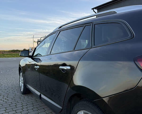 Рено Меган 2009 у Львові на Automoto.ua Чорний Рено Меган, об'ємом двигуна 1.87 л та пробігом 299 тис. км за 7000 $, фото 20 на Automoto.ua