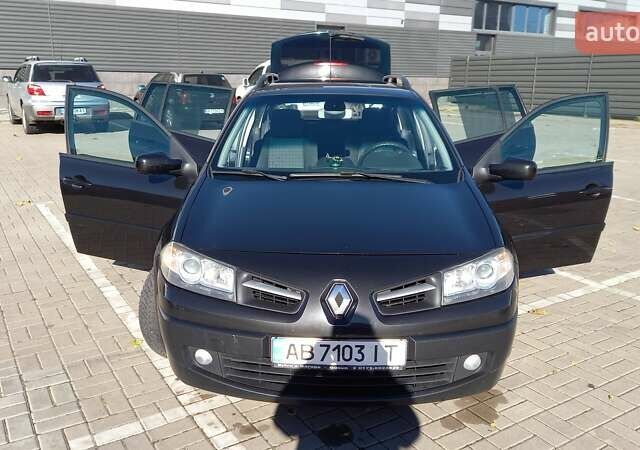 Черный Рено Меган, объемом двигателя 1.6 л и пробегом 206 тыс. км за 5999 $, фото 4 на Automoto.ua
