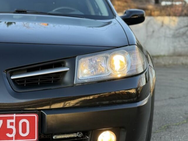 Черный Рено Меган, объемом двигателя 1.6 л и пробегом 200 тыс. км за 6200 $, фото 5 на Automoto.ua